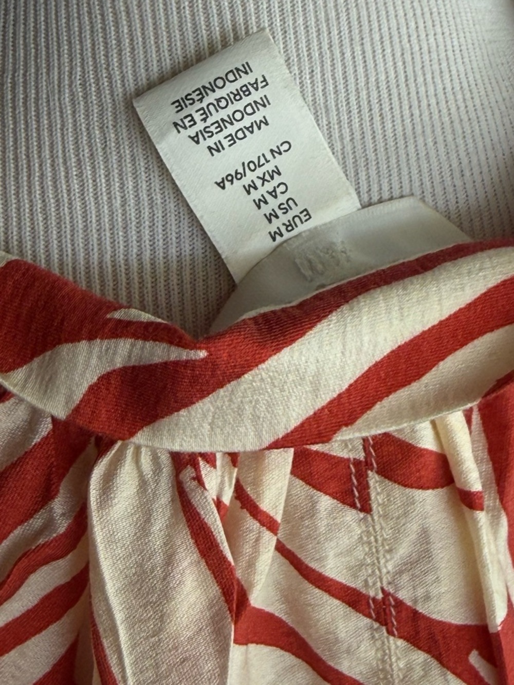 H&M Red and White Striped Leaf-Pattern Blouse in size 10 - Picture 7 of 7